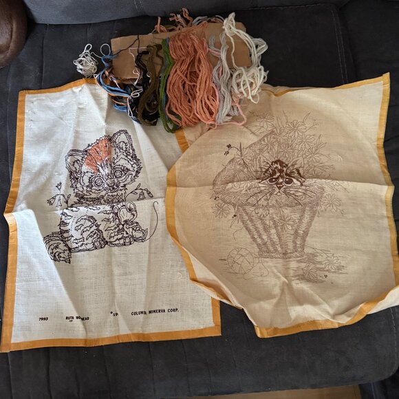 Ruth Hohhead Cat Needlepoint Kit - 2 Panels With Yarn & Instructions - Picture 1 of 5